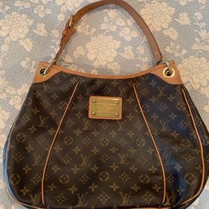 Louis Vuitton Galliera PM